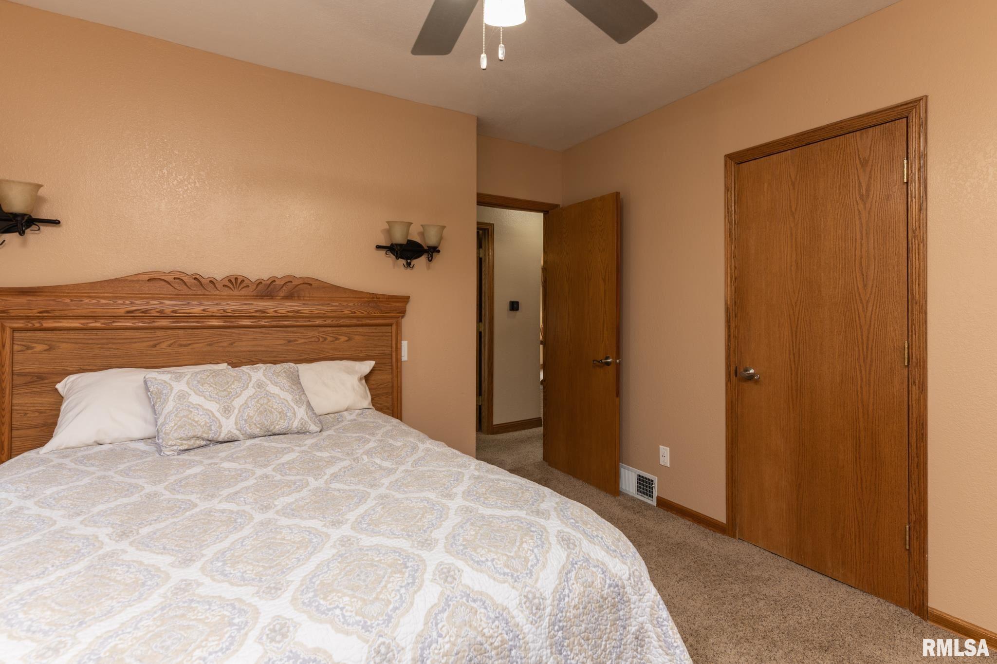 2824 Telegraph Road Davenport, IA 52804 - Photo 10 of 21 Gallery Image 10