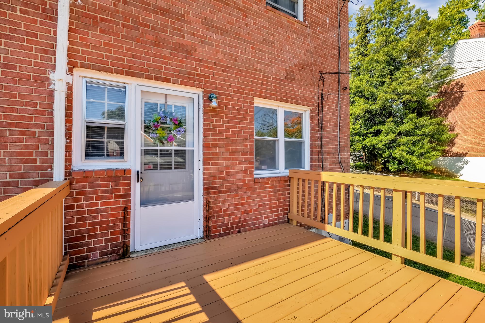 525 Brisbane Road Baltimore, MD 21229 - Photo 22 of 25 Deck