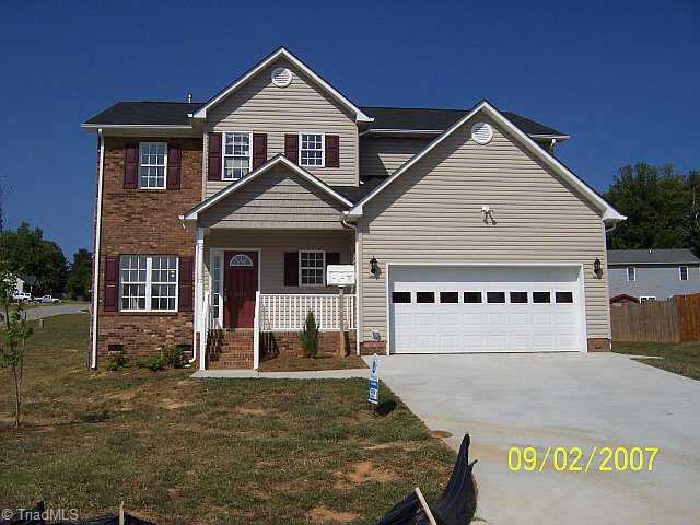 401 Barnsdale Ridge Road Kernersville, NC 27284 - Photo 1 of 8 Exterior Front.