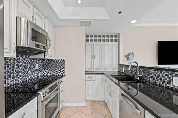 $699,000 | 3030 McKinney Avenue, Unit 306, Dallas, TX 75204