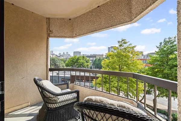 $699,000 | 3030 McKinney Avenue, Unit 306, Dallas, TX 75204