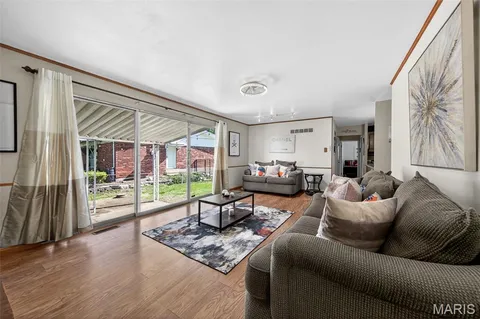 $300,000 | 3655 Stonehaven Drive, Florissant, MO 63033