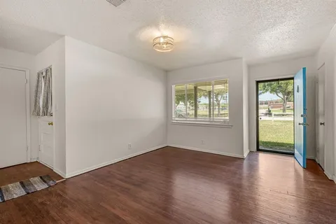 $298,000 | 4509 Donnelly Avenue, Fort Worth, TX 76107