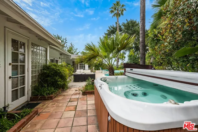 $1,695,000 | 3004 Laurel Canyon Boulevard, Studio City, CA 91604