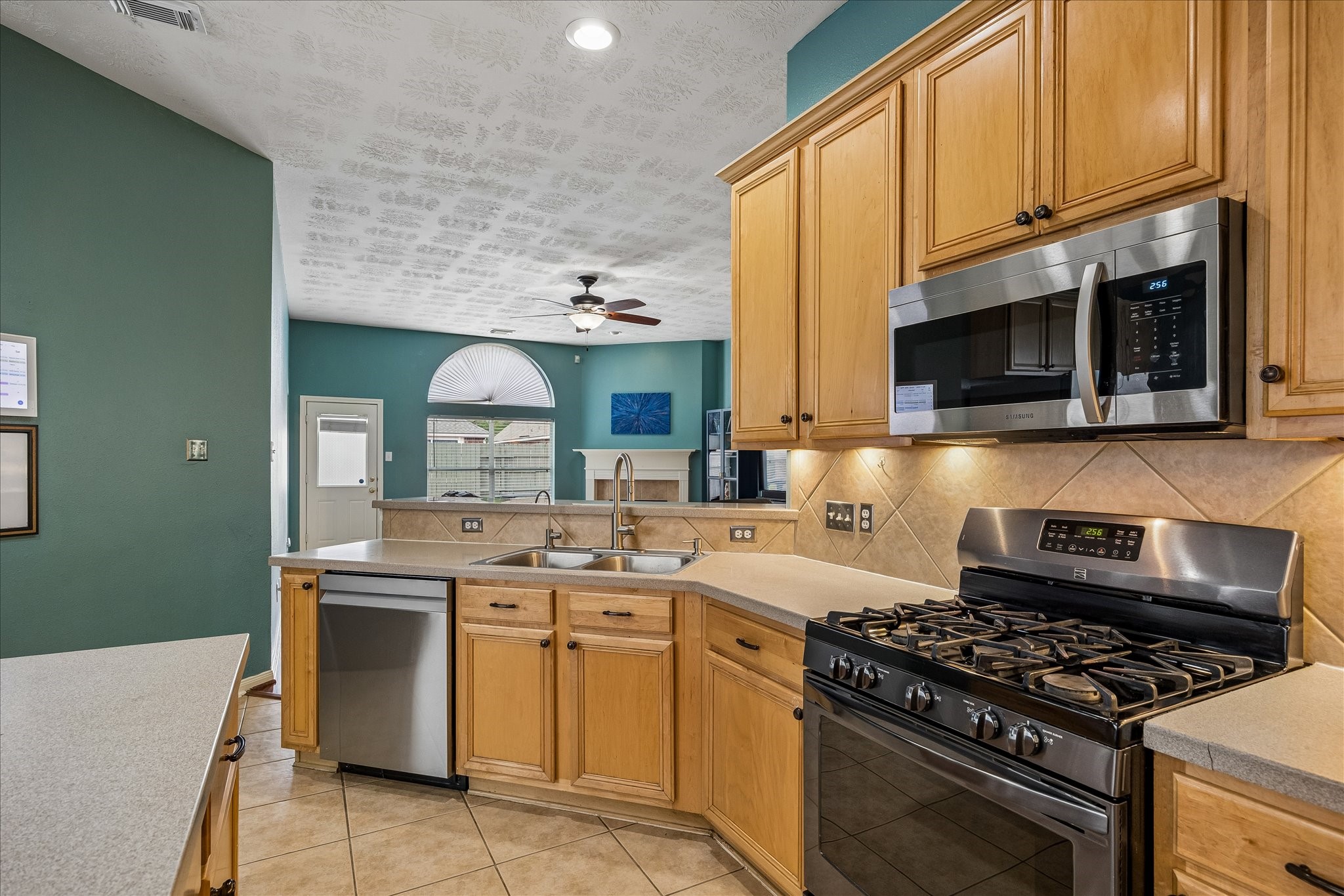 14217 Stone Bluff Lane Rosharon, TX 77583 - Photo 11 of 34