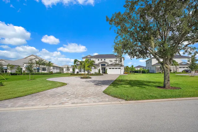 $5,599,000 | 20037 Southeast Bridgewater Drive, Jupiter, FL 33458