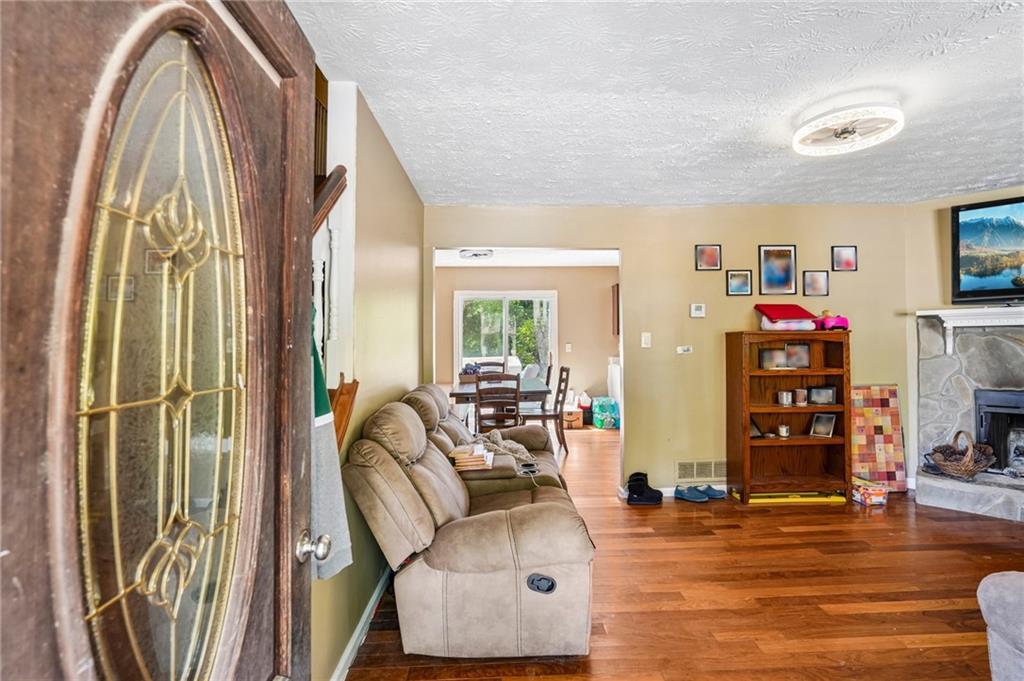 3377 Saddleton Way Douglasville, GA 30134 - Photo 4 of 36