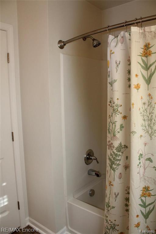 4160 Hampton Ridge Boulevard, Unit 84 Howell, MI 48843 - Photo 34 of 47
