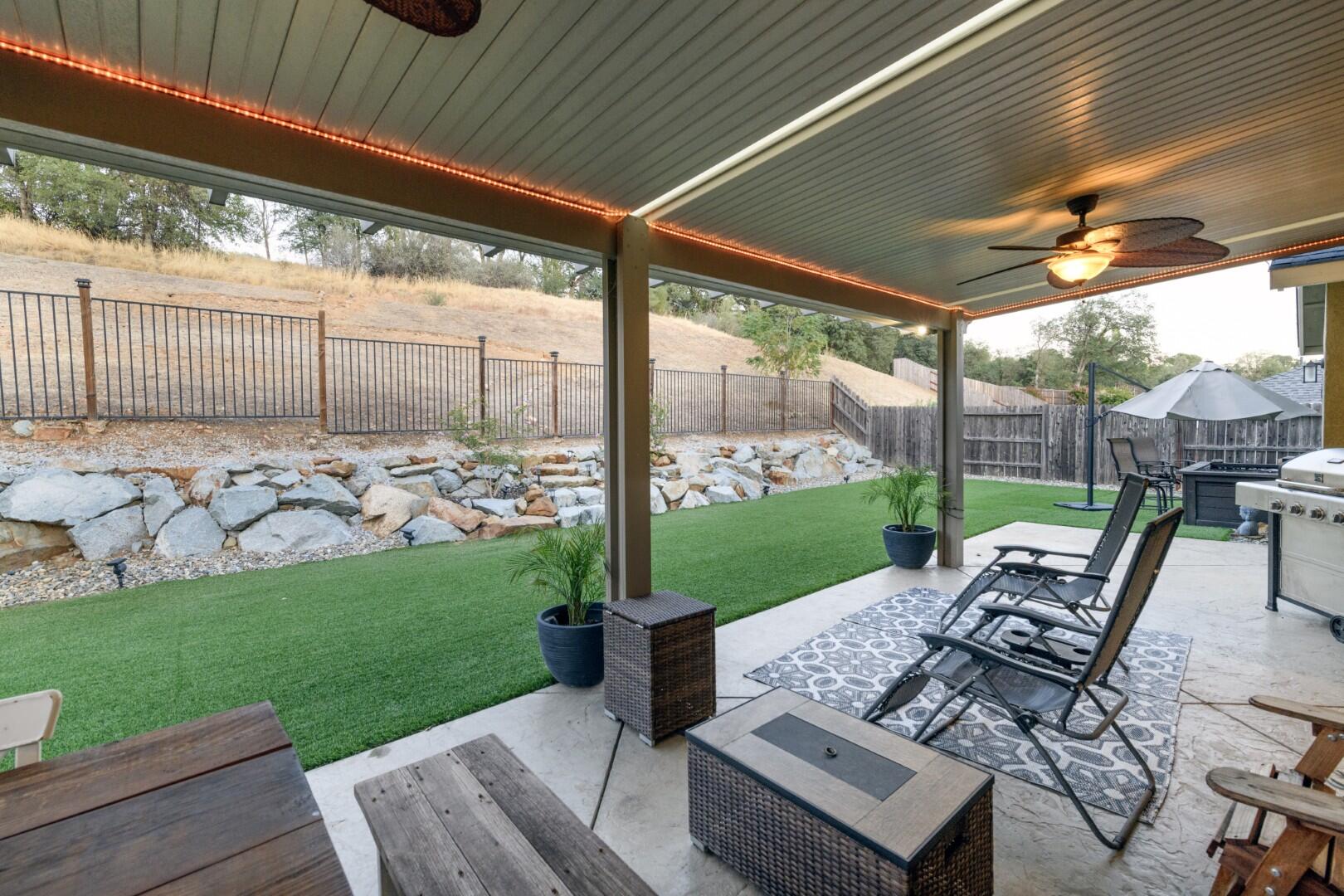 671 Valleybrook Drive Redding, CA 96003 - Photo 11 of 20 a view of a patio with garden