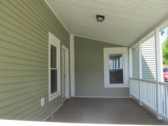 325 High Street Barton, VT 05822 - Photo 4 of 24 Gallery Image 4