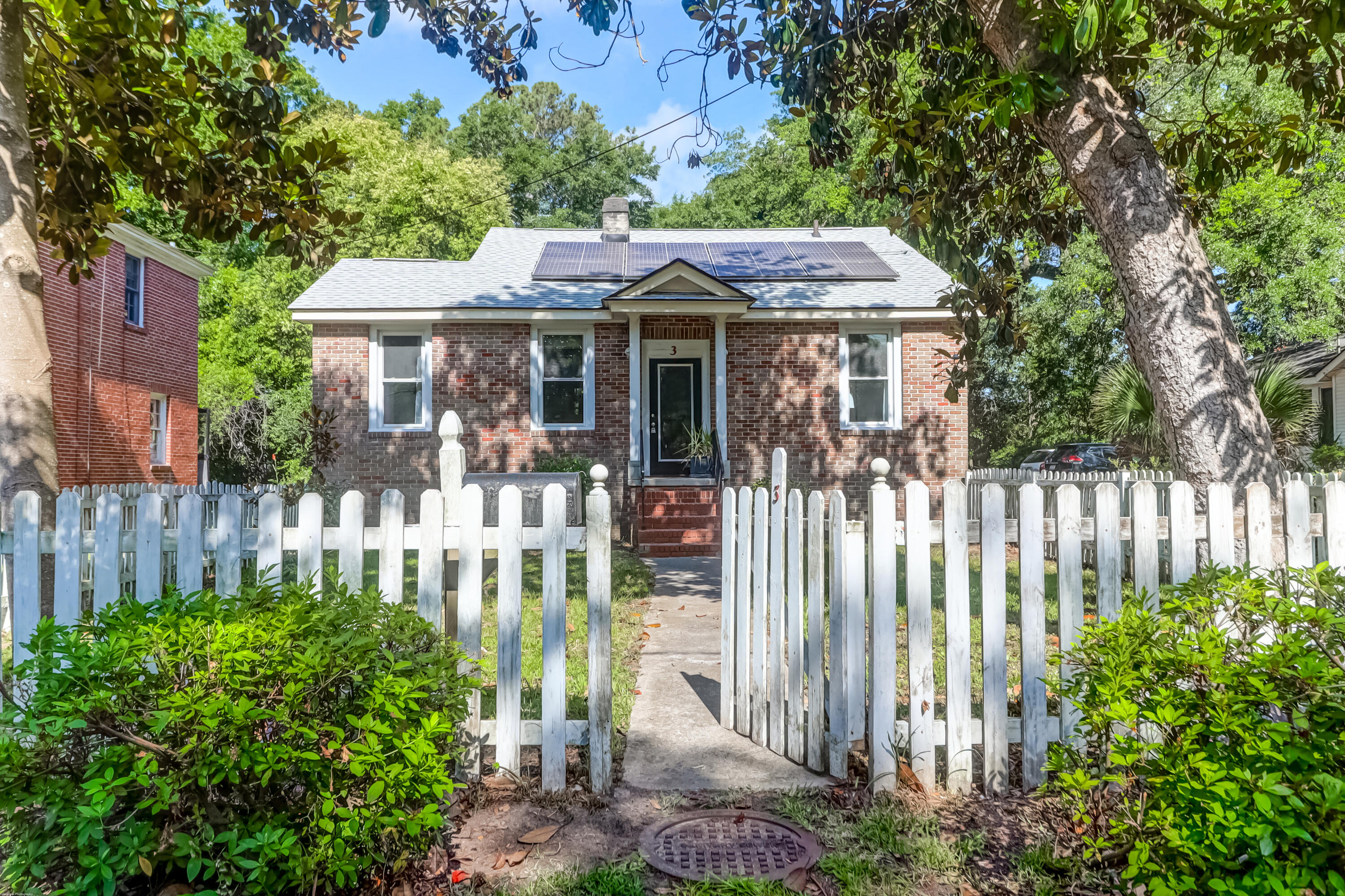 3 Riverside Drive Charleston, SC 29403 - Photo 1 of 22 Front of the House
