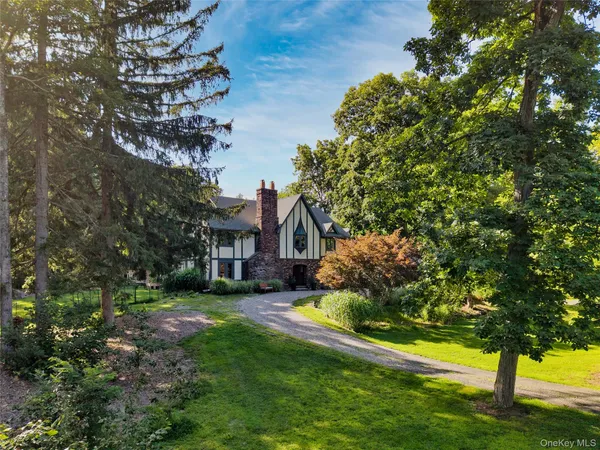 $1,995,000 | 102 West Lake Road, Tuxedo Park, NY 10987
