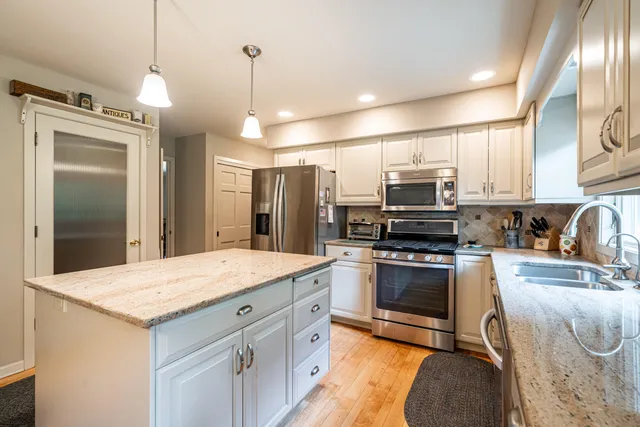 $695,000 | N62W29919 Wayside Court, Merton, WI 53029