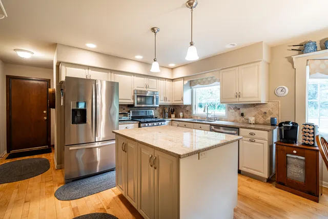 $695,000 | N62W29919 Wayside Court, Merton, WI 53029