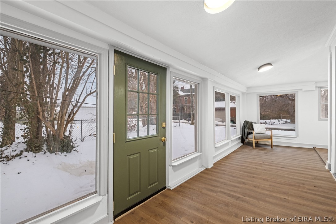 155 Jackson Street New Albany, IN 47150 - Photo 2 of 28 Foyer