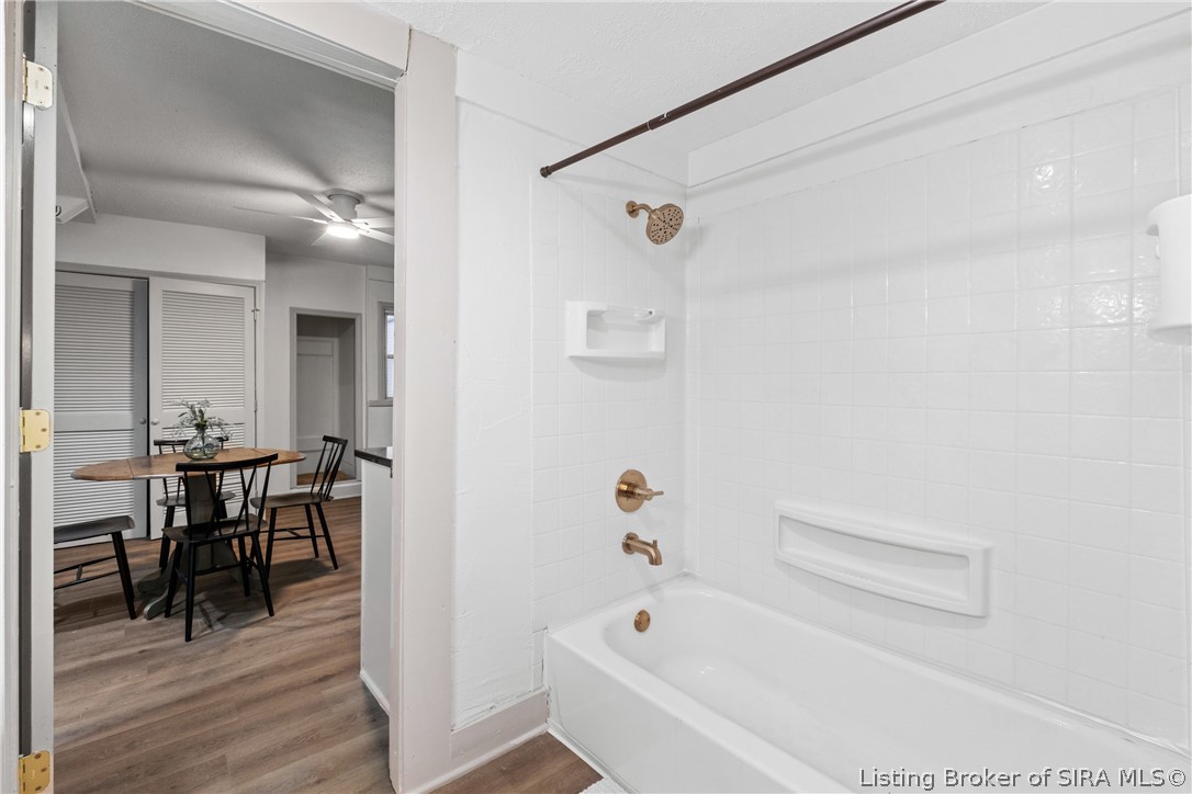 155 Jackson Street New Albany, IN 47150 - Photo 20 of 28 Bathroom