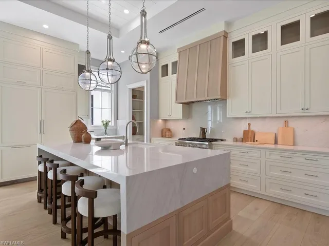 $5,295,000 | 1179 Broad Avenue North, Naples, FL 34102