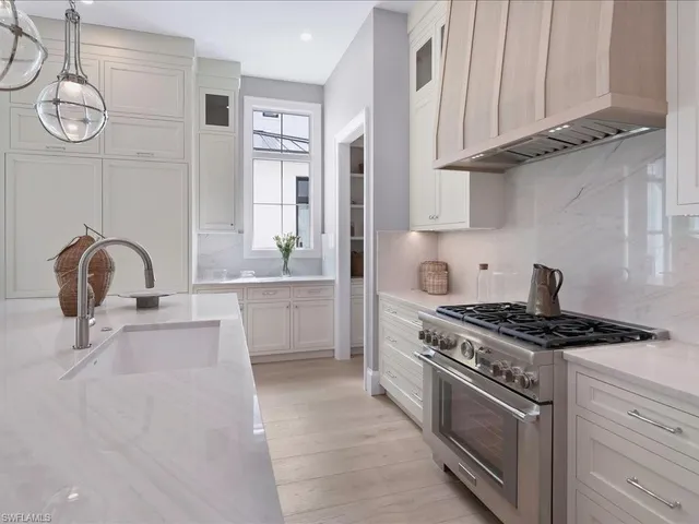 $5,295,000 | 1179 Broad Avenue North, Naples, FL 34102