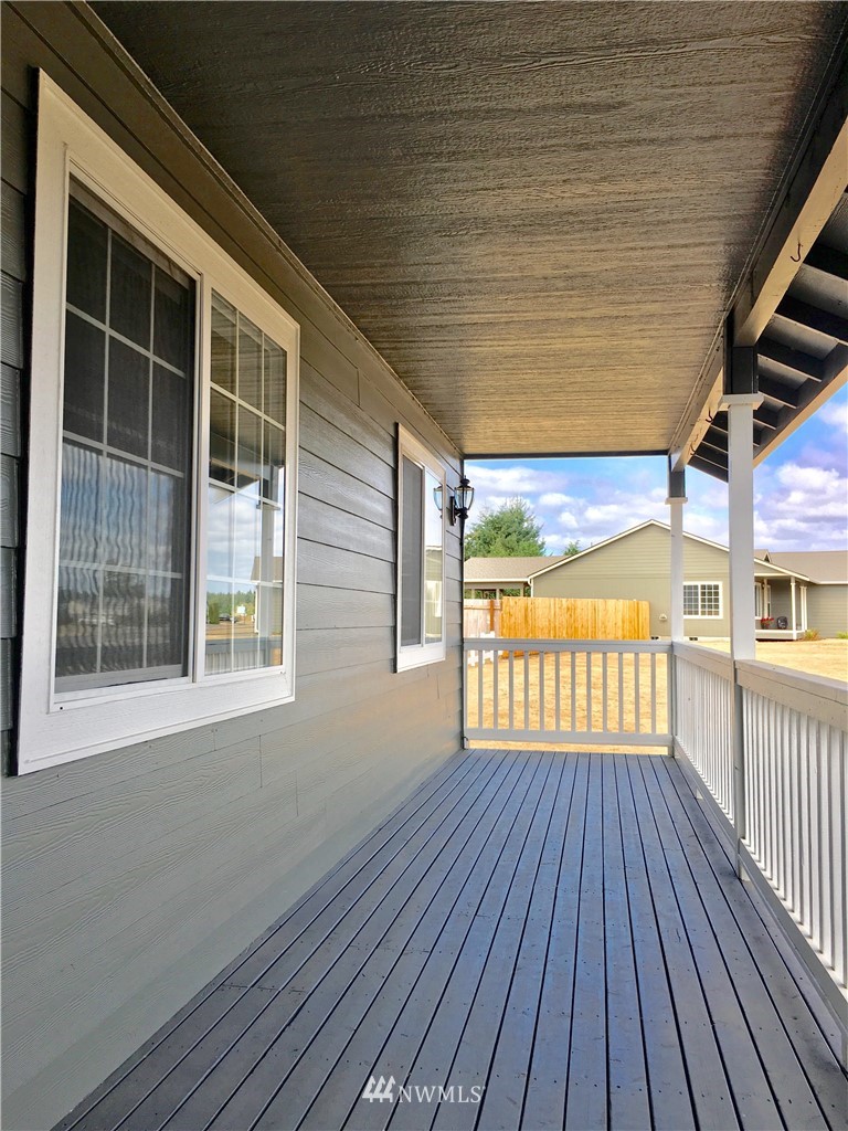 19931 Tahoma Circle Southwest Rochester, WA 98579 - Photo 3 of 22 Gallery Image 3