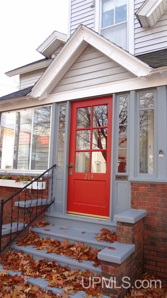 214 East Ridge Street Marquette, MI 49855 - Photo 3 of 34 Gallery Image 3