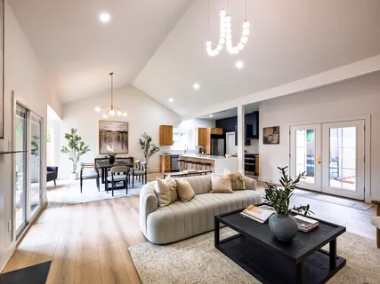 $690,000 | 8111 Elkhorn Mountain Trail, Austin, TX 78729