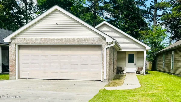 $1,645 | 18012 Woodhaven Drive, Prairieville, LA 70769
