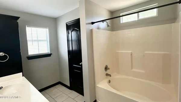 $1,645 | 18012 Woodhaven Drive, Prairieville, LA 70769