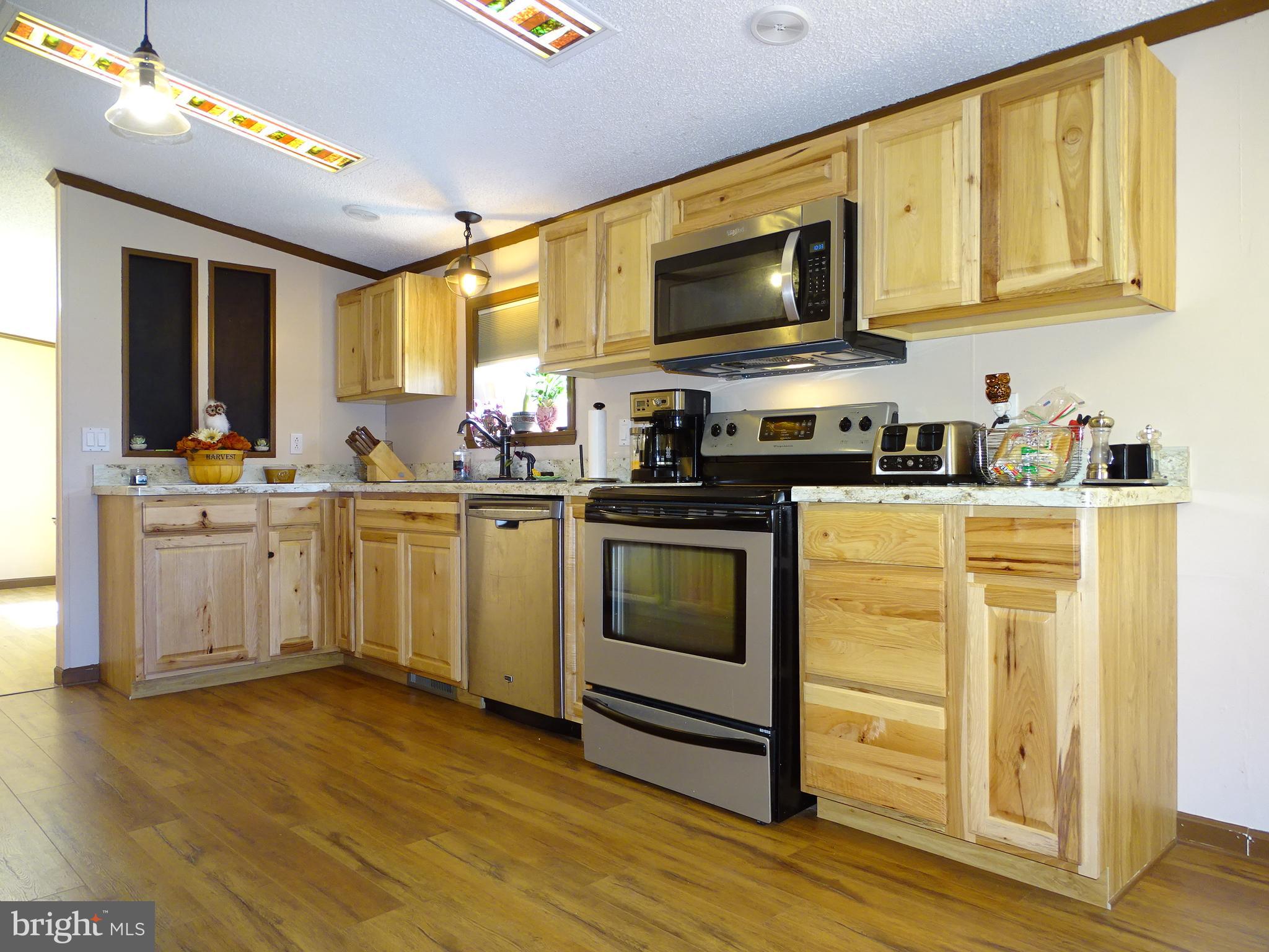 83 Kern Road York, PA 17406 - Photo 10 of 34 Kitchen