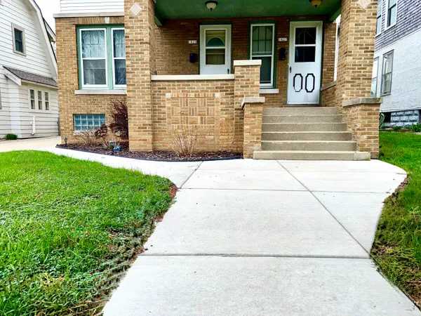 $374,000 | 1825 North 58th Street, Unit 1827, Milwaukee, WI 53208
