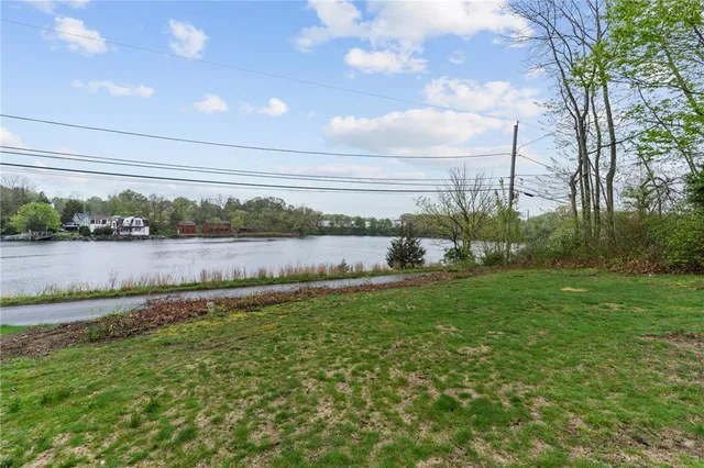 $1,600 | 376 Arnolds Neck Drive, Warwick, RI 02886