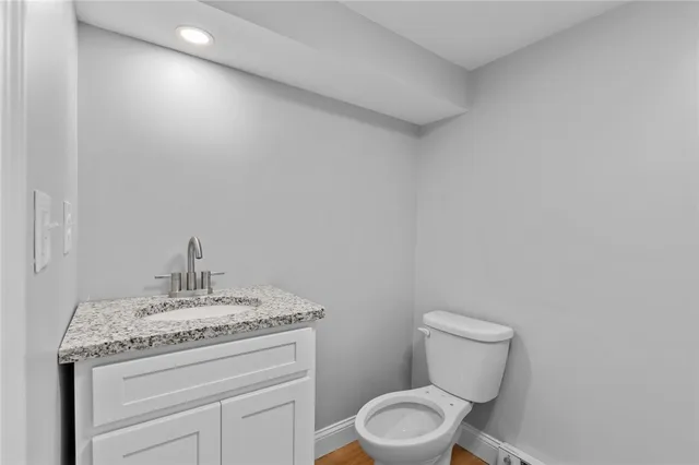 $1,600 | 376 Arnolds Neck Drive, Warwick, RI 02886