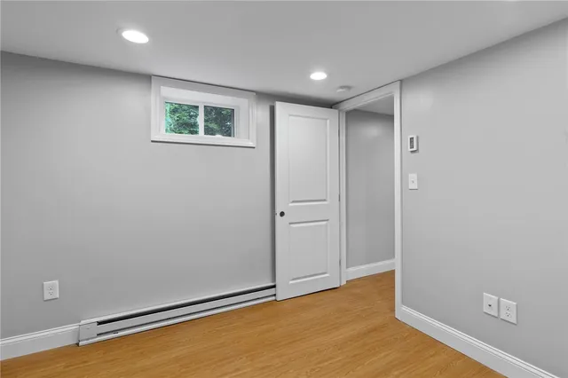 $1,600 | 376 Arnolds Neck Drive, Warwick, RI 02886