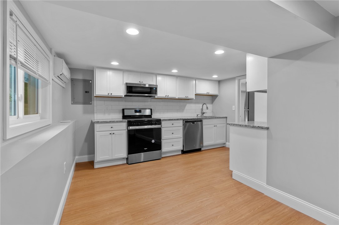 376 Arnolds Neck Drive Warwick, RI 02886 - Photo 2 of 20