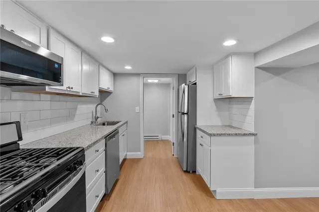 $1,600 | 376 Arnolds Neck Drive, Warwick, RI 02886