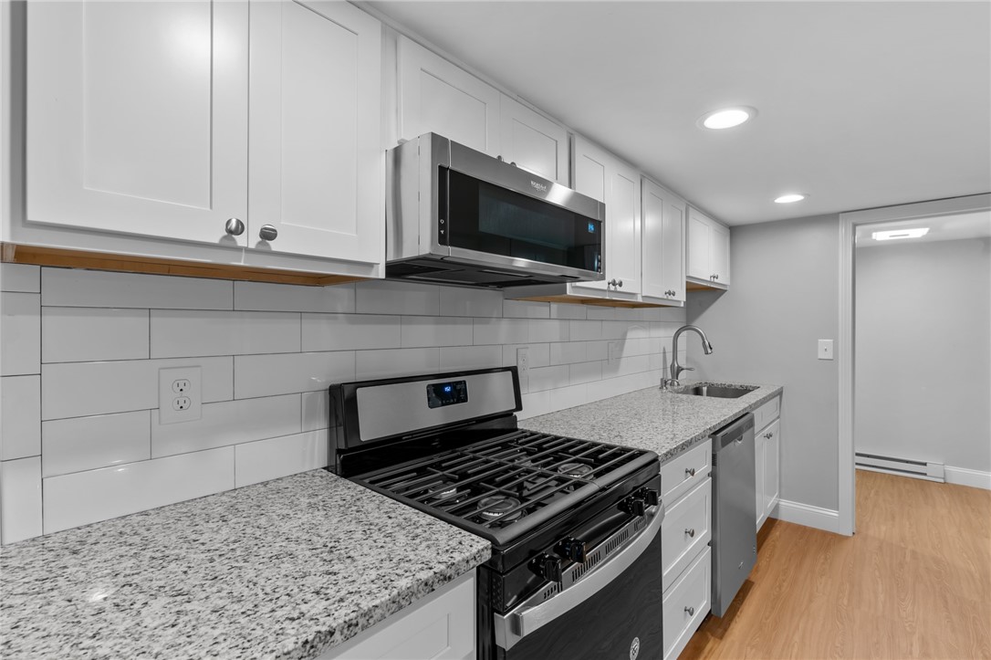 376 Arnolds Neck Drive Warwick, RI 02886 - Photo 7 of 20