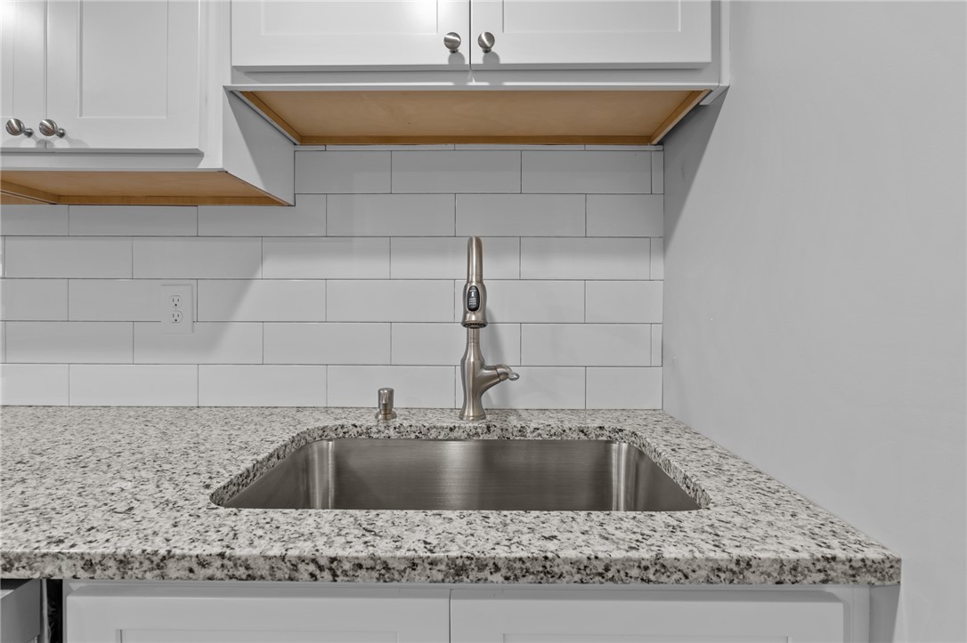 376 Arnolds Neck Drive Warwick, RI 02886 - Photo 9 of 20