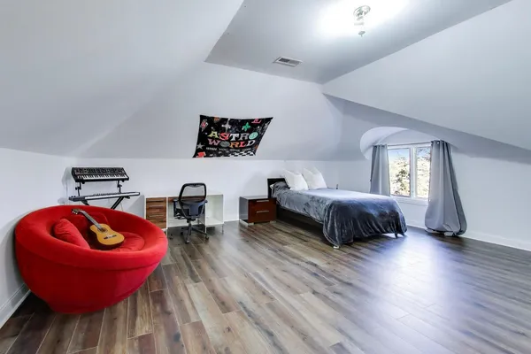 $1,049,000 | 2619 North Wildwood Lane, Deerfield, IL 60015