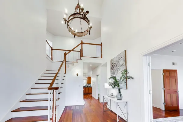 $1,049,000 | 2619 North Wildwood Lane, Deerfield, IL 60015