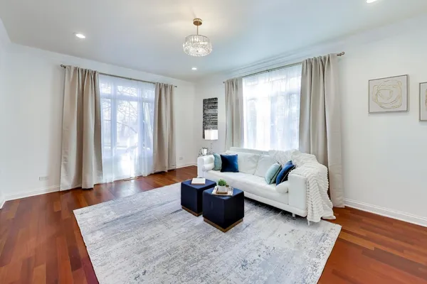 $1,049,000 | 2619 North Wildwood Lane, Deerfield, IL 60015