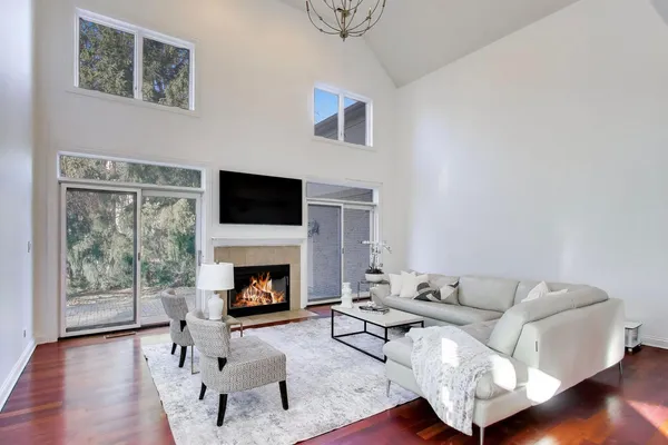 $1,049,000 | 2619 North Wildwood Lane, Deerfield, IL 60015