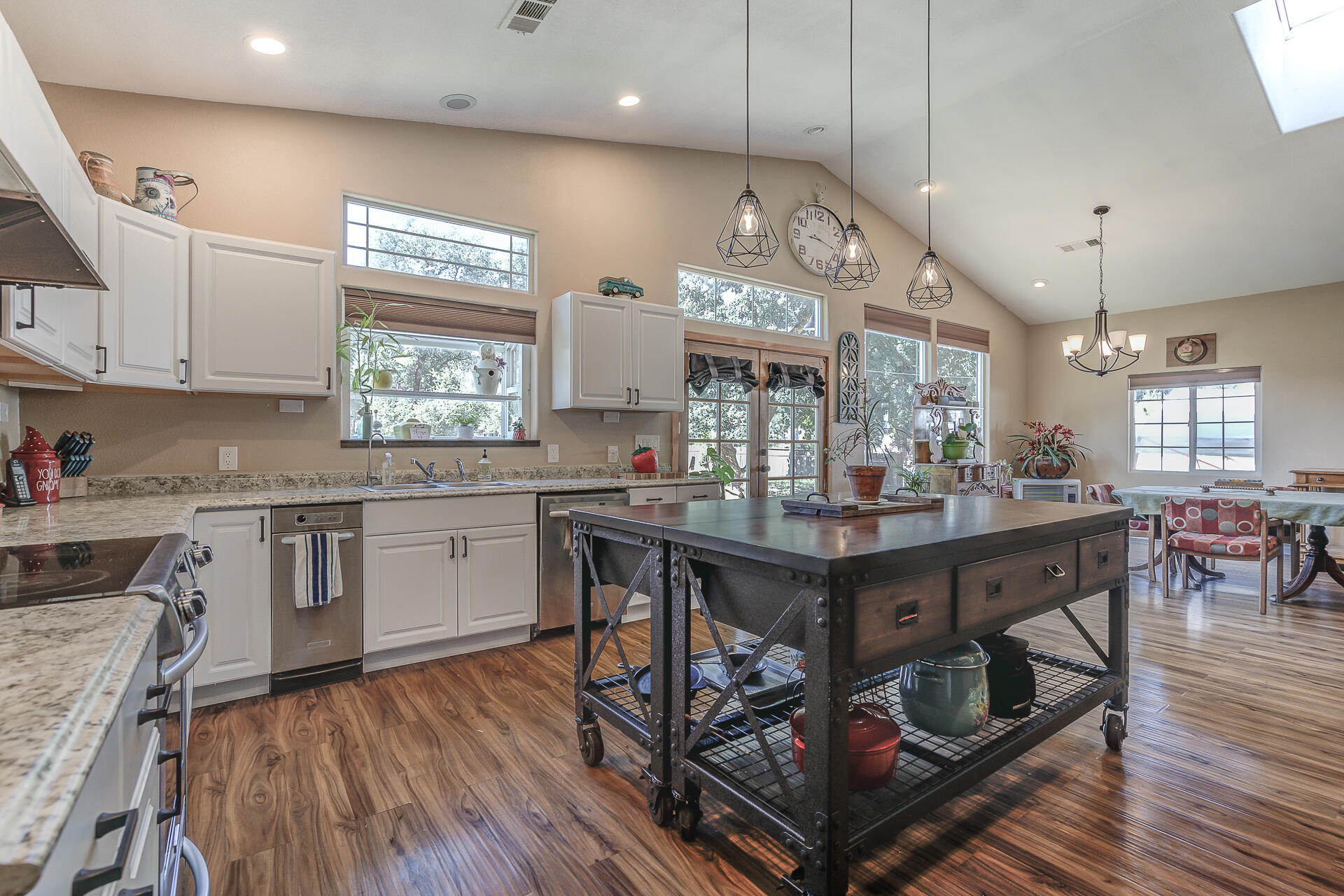 19947 Union School Road Redding, CA 96003 - Photo 13 of 50 Kitchen 2