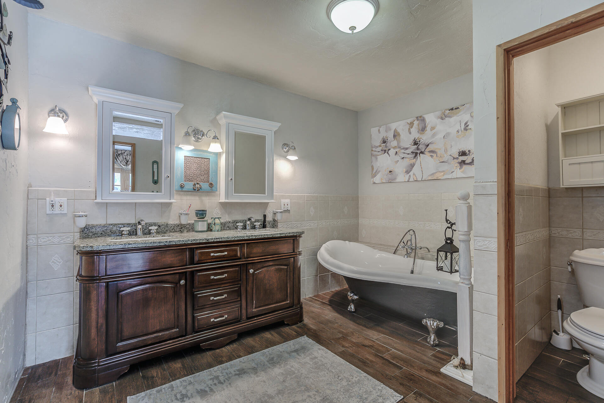 19947 Union School Road Redding, CA 96003 - Photo 31 of 50 Master Bathroom