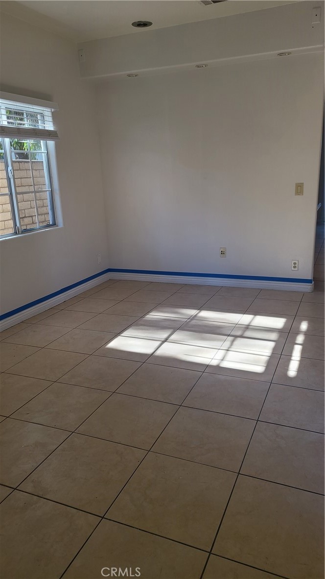 319 Lampman Way Placentia, CA 92870 - Photo 5 of 19 a view of room and window