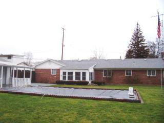 1259 West Temperance Road Temperance, MI 48182 - Photo 13 of 20 Rear Pool View