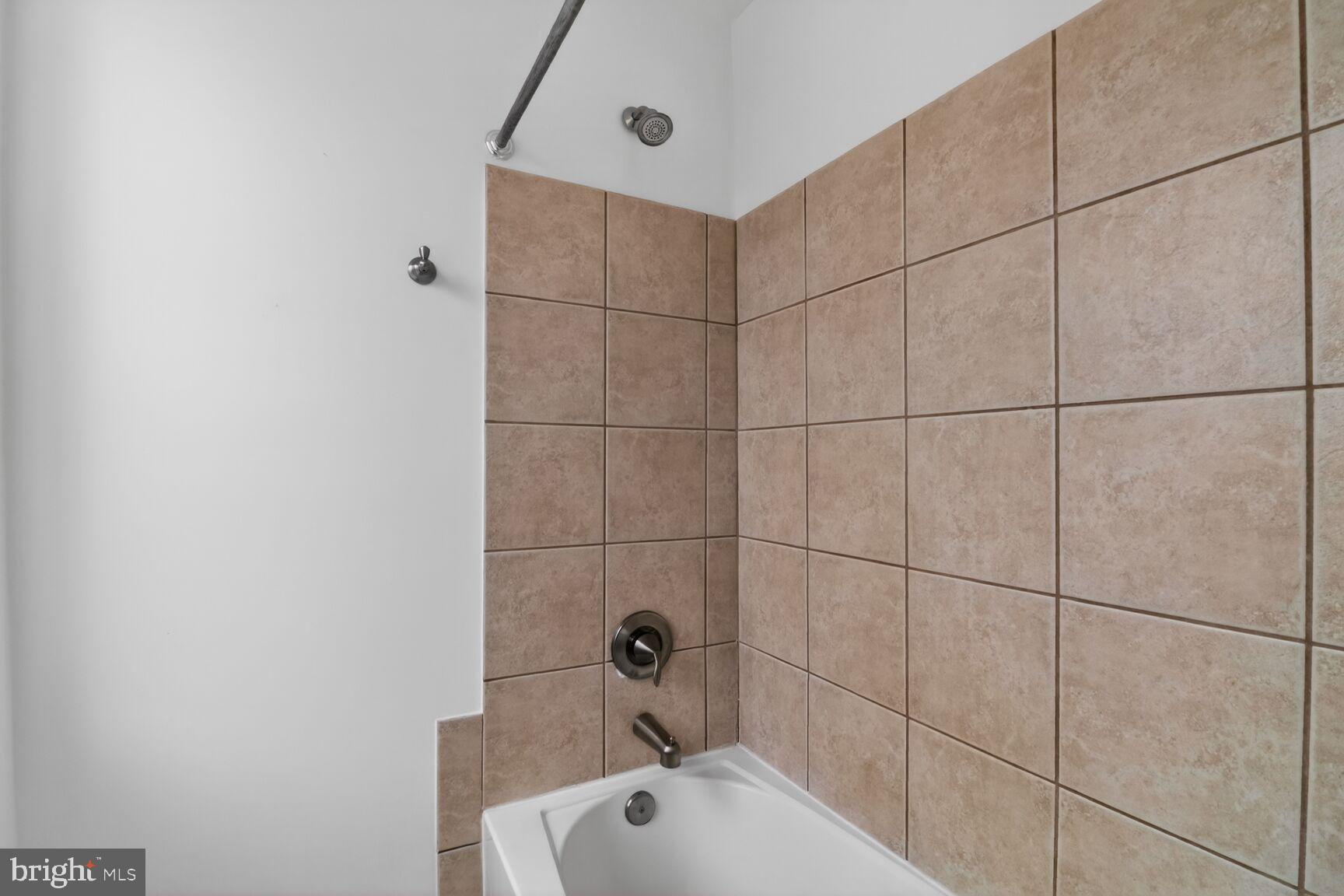 1600 Jackson Street Baltimore, MD 21230 - Photo 28 of 43 Hall Full Bath