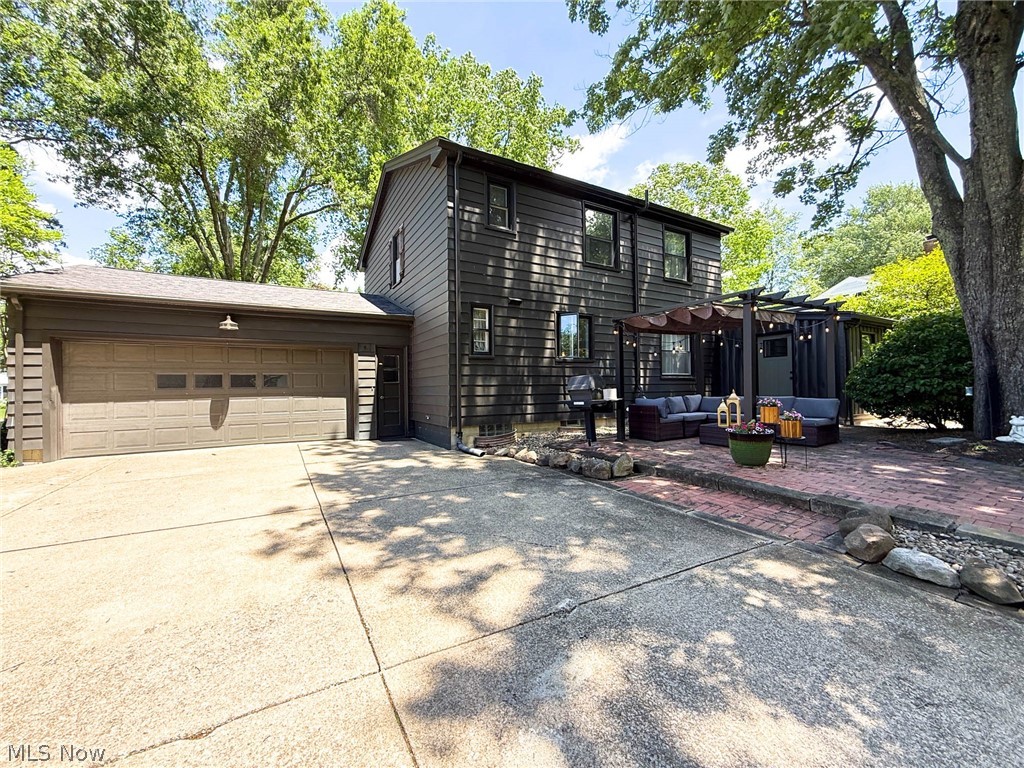 2411 Ridgeview Lane Youngstown, OH 44514 - Photo 2 of 48