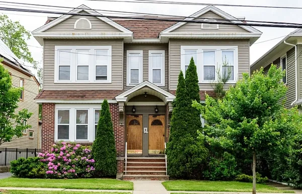 $2,400 | 207 North Fullerton Avenue, Unit 1, Montclair, NJ 07042