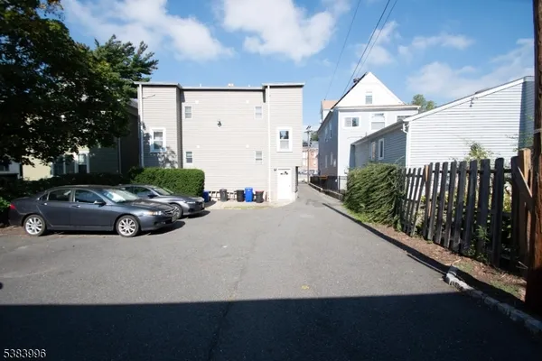 $2,400 | 207 North Fullerton Avenue, Unit 1, Montclair, NJ 07042