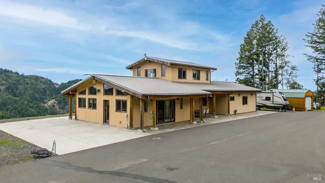 $1,885,000 | Undisclosed Address, Willits, CA 95490