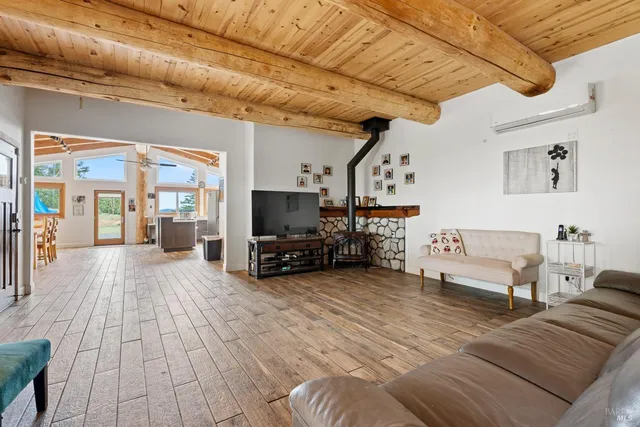 $1,885,000 | Undisclosed Address, Willits, CA 95490